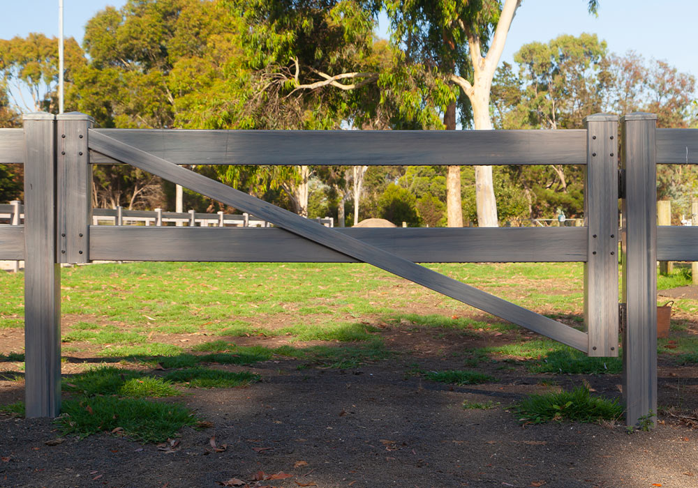 Think-Fencing-Post-and-Rail-x3-Woodgrain-Pine-Gate-2