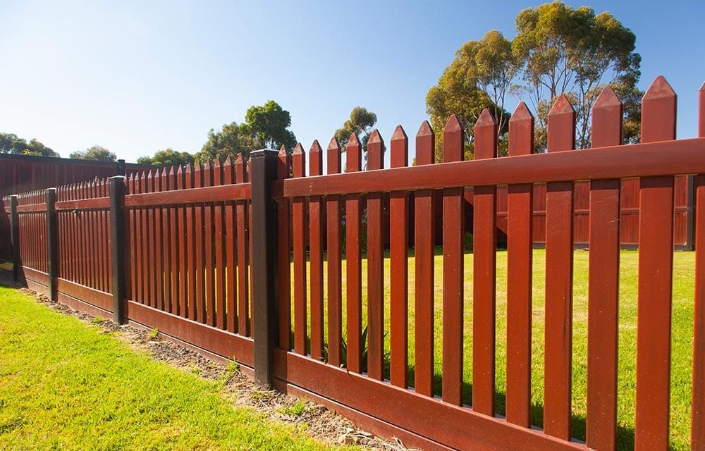Think-Fencing-PVC-Jabiru-Picket-Fence-Red-Gum-and-Grey-Ridge-2