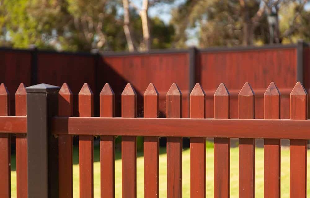 Think-Fencing-PVC-Jabiru-Picket-Fence-Red-Gum-and-Grey-Ridge-5