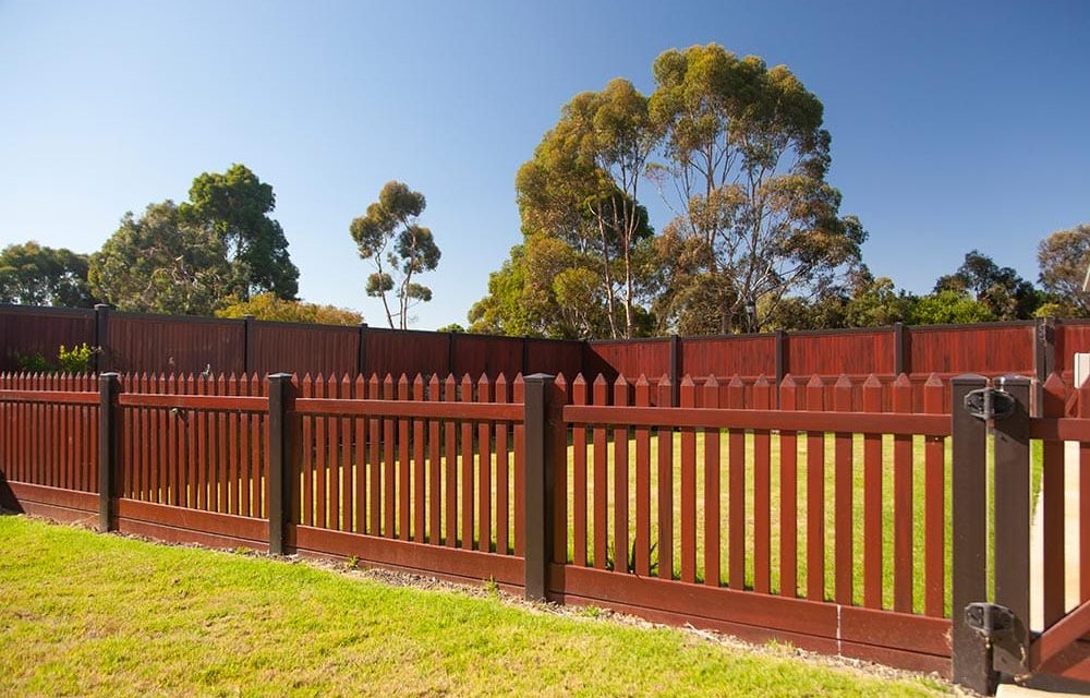 Think-Fencing-PVC-Jabiru-Picket-Fence-Red-Gum-and-Grey-Ridge-6