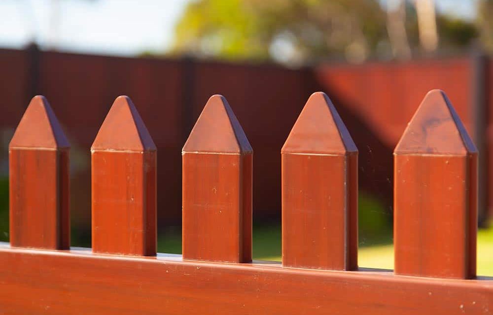 Think-Fencing-PVC-Jabiru-Picket-Fence-Red-Gum-and-Grey-Ridge-7