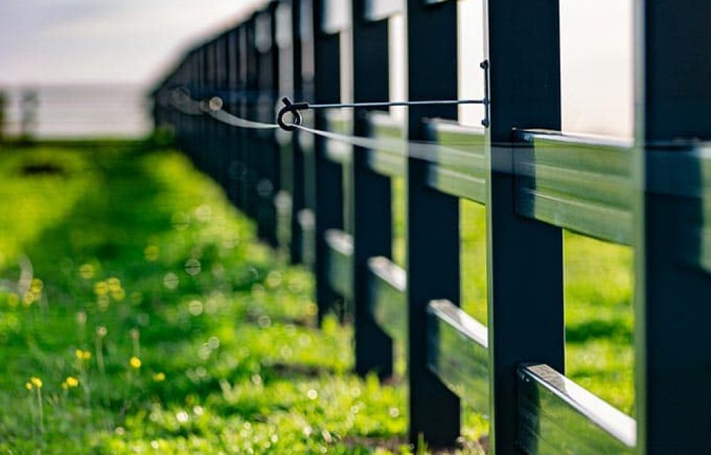 Think-Fencing-PVC-Post-and-Rail-Fence-x-3-Grey-Ridge-20