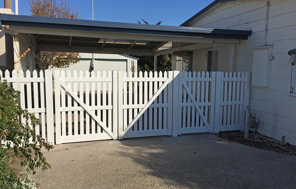Think-Fencing-Picket-Fence-Jabiru-White-Gate