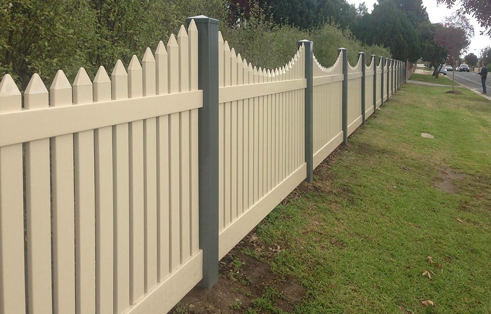 Think-Fencing-Picket-Kookaburra-Picket-Fence-Grey-Ridge-Beech
