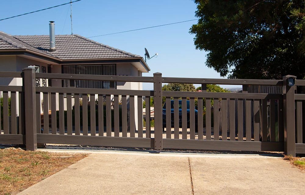 Think-Fencing-Rosella-Picket-Fence-Sliding-driveway-gate-Woodgrain-Pine