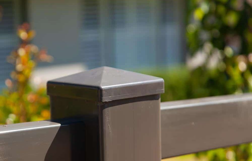 Think-Fencing-Rosella-Picket-Fence-Woodgrain-Pine-7