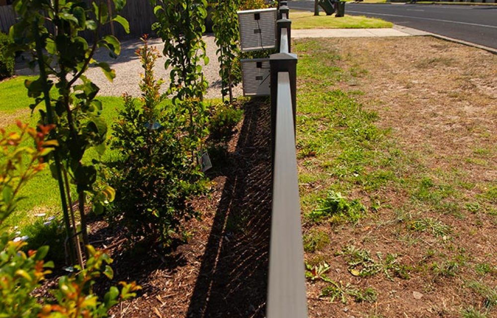 Think-Fencing-Rosella-Picket-Fence-Woodgrain-Pine-9