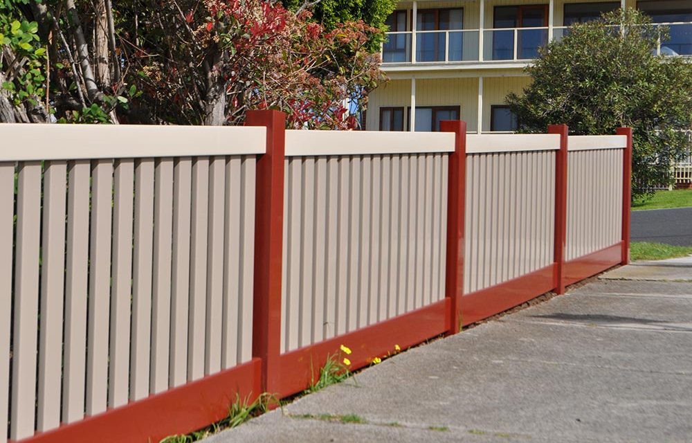 Think-Fencing-Wren-Picket-Fence-Red-Oak-Beech-Beige