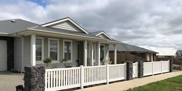 Think-Fencing-Wren-Picket-Fence