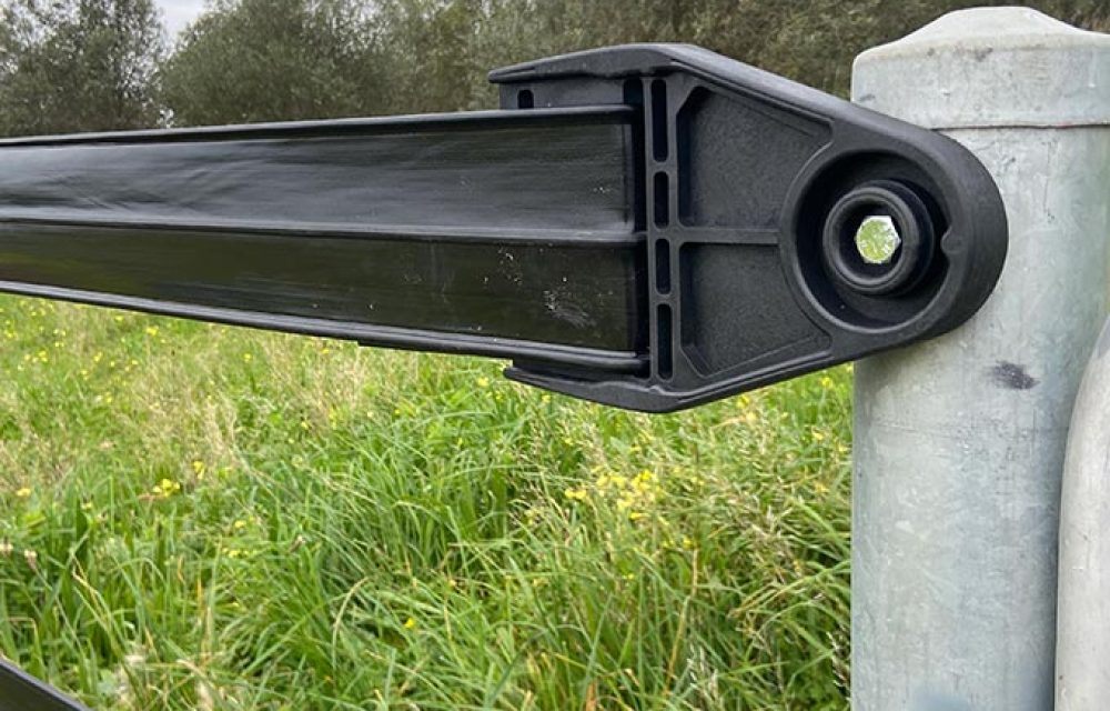 Think-Fencing-Zappa-Rail-Horse-Fencing43